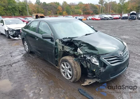 2011 Toyota Camry Le z USA, uszkodzony, nr VIN 4T1BF3EK8BU639981